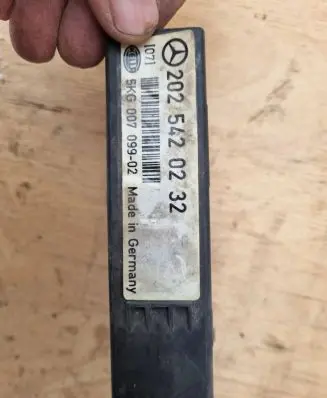 Mercedes-Benz C W202 Other control units/modules 2025420232 5KG00709902