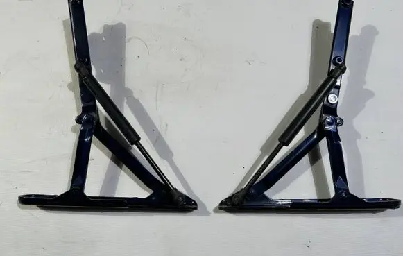 Maserati GranTurismo Tailgate/trunk/boot hinge MAS-007