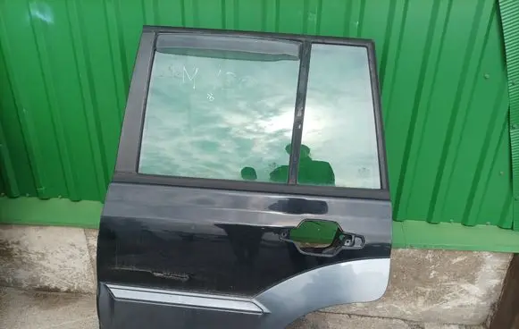 Hyundai Terracan Rear door