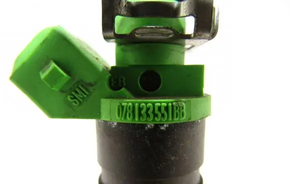 Audi A6 S6 C5 4B Fuel injector 078133551BB