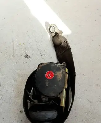 Volkswagen Sharan Rear seatbelt 260597