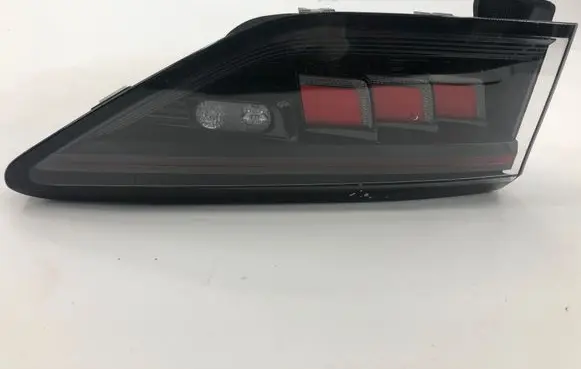 Volkswagen Golf VIII Tailgate rear/tail lights 5h0945307e