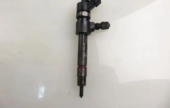 Opel Zafira B Fuel injector 0445110165