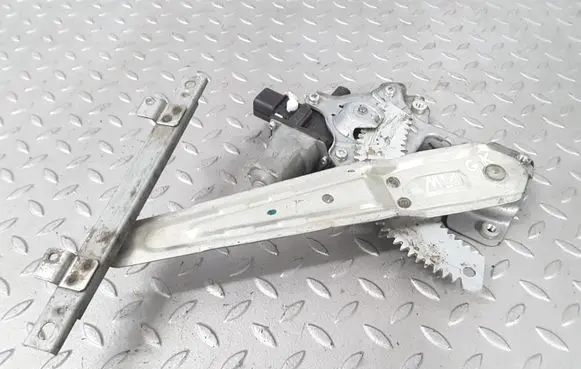 Mitsubishi Lancer X Rear door window regulator with motor