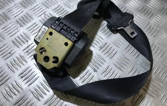 Peugeot 406 Rear seatbelt zu064000220