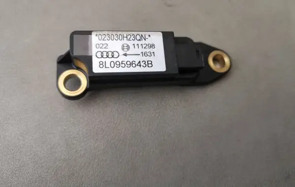 Audi A4 S4 B6 8E 8H Airbag deployment crash/impact sensor 8L0959643B 111298 023030H23QN