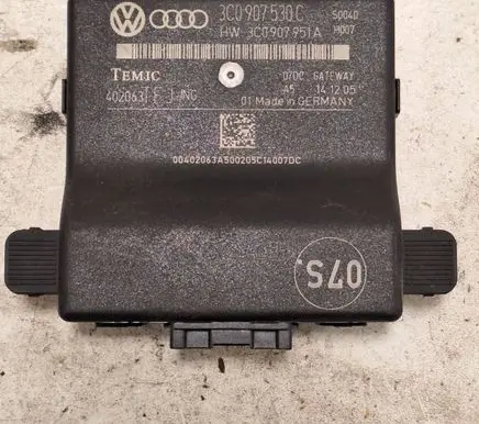 Volkswagen PASSAT B6 Gateway control module 3C0907530C 402063 3C0907951A