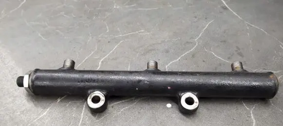 Land Rover Discovery 3 - LR3 Fuel main line pipe a2c20001330