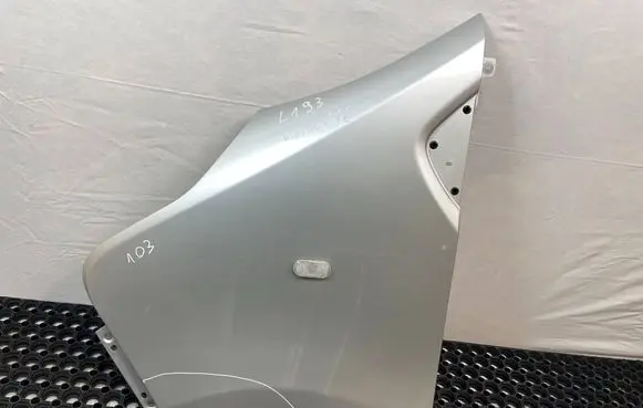 Opel Vivaro Fender