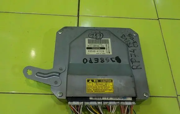Toyota Prius (NHW20) Engine control unit/module 8954047120 RP74