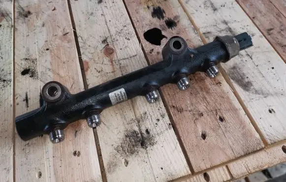 Citroen C3 Picasso Fuel main line pipe 9685297580