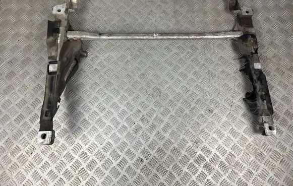 Radiator mount bracket