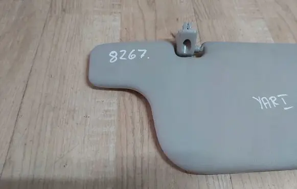 Toyota Yaris Sun visor