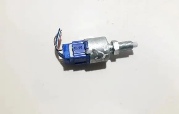 Toyota RAV 4 (XA20) Brake pedal sensor switch