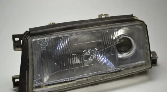 Skoda Octavia Mk1 (1U) Headlight/headlamp TKLH