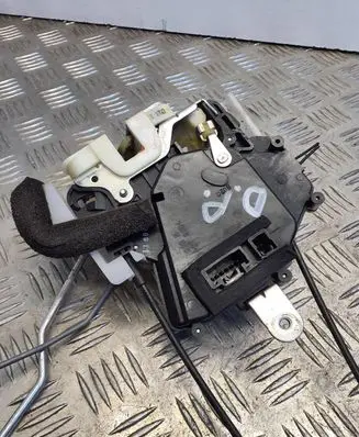 Subaru Impreza III Front door lock