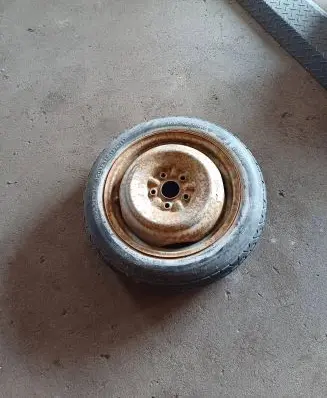 Toyota Avensis Verso R16 spare wheel 130411211