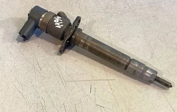 Volvo V70 Fuel injector 8658352 0445110078