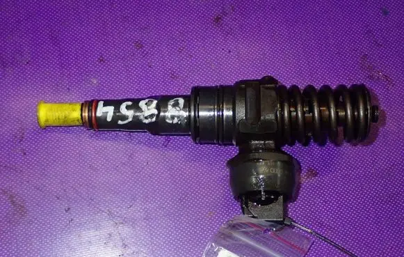 Volkswagen Polo Fuel injector