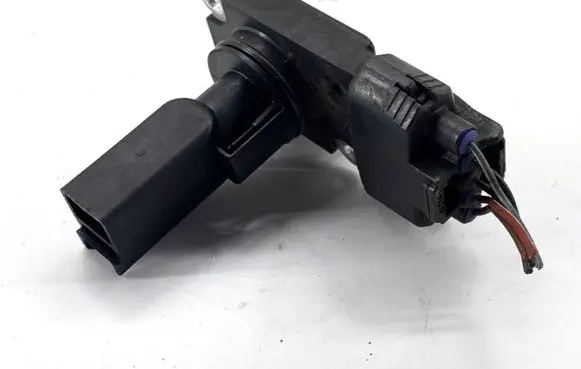 Toyota RAV 4 (XA20) Mass air flow meter 2220427010