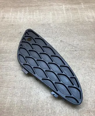 Mercedes-Benz E W211 Front bumper lower grill A2118850253
