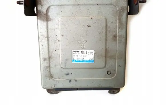 Mazda 323 F Engine control unit/module Z5735R1