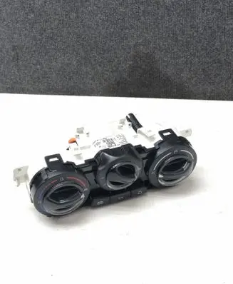 Peugeot 208 Climate control unit 96722483