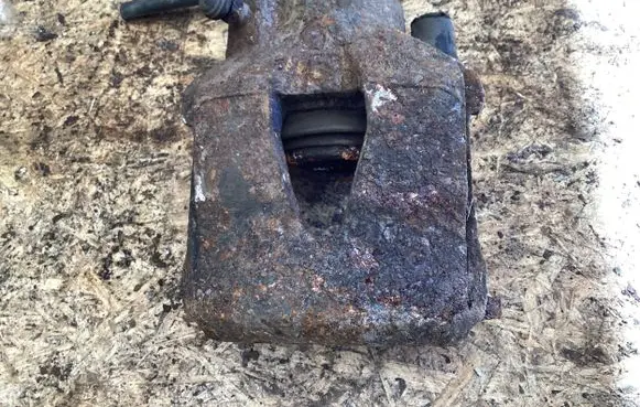 Volkswagen Caddy Rear brake caliper