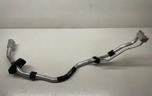 Audi A5 Air conditioning (A/C) pipe/hose 8W0816738 8W0820126C