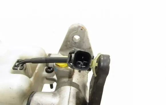 KIA Sorento Master brake cylinder