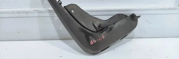 Audi A4 S4 B7 8E 8H Front mudguard 8e0075111
