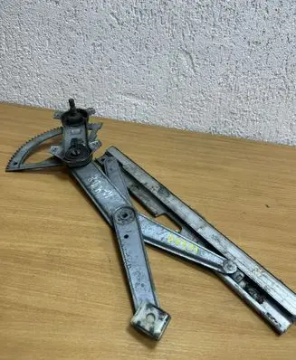 Mercedes-Benz E W124 Rear door window regulator with motor D6791
