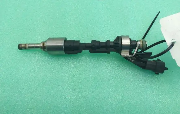 Jaguar F-Pace Fuel injector FX239F593AC