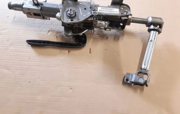 Steering wheel axle