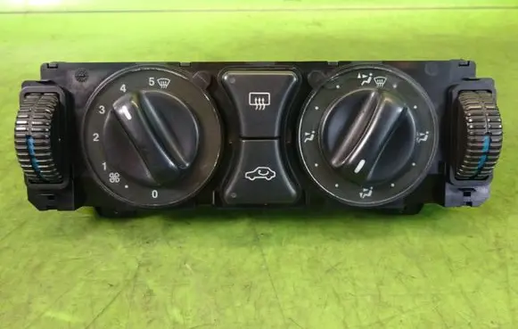 Mercedes-Benz C W202 Climate control unit 2108300185
