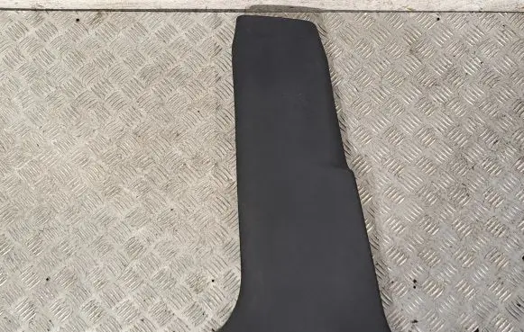 Toyota Avensis T270 (B) pillar trim (bottom) 6241405040C0 6241405040