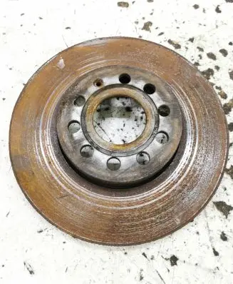 Volkswagen Touran II Front brake disc