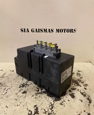 Mercedes-Benz S W220 Central locking vacuum pump 0132006368