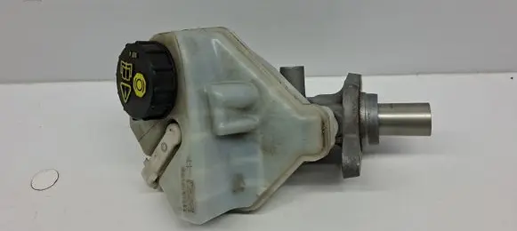 Master brake cylinder