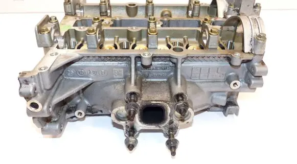 Ford C-MAX II Engine head CM5G-6090-GF