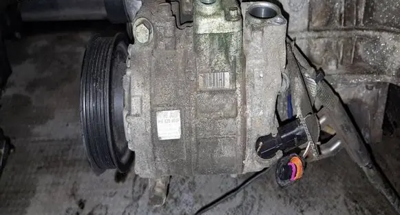 Volkswagen Jetta V Air conditioning (A/C) compressor (pump) 1K0820803P