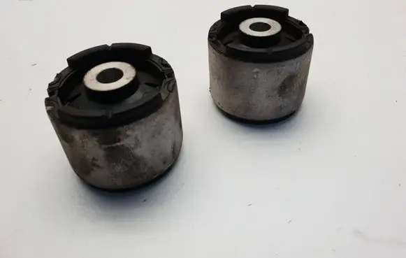 BMW 3 E36 Rear axle beam mounts housing 33326757885 6757885