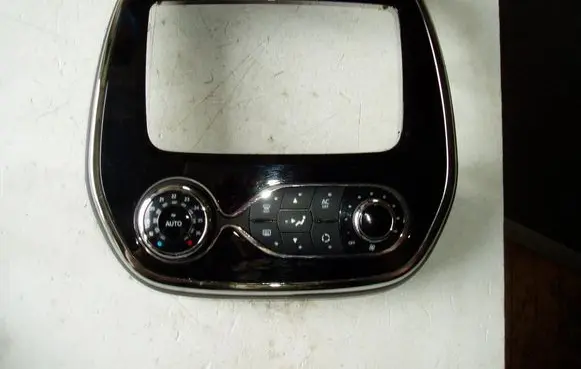 Renault Captur Climate control/heater control trim 275108796R
