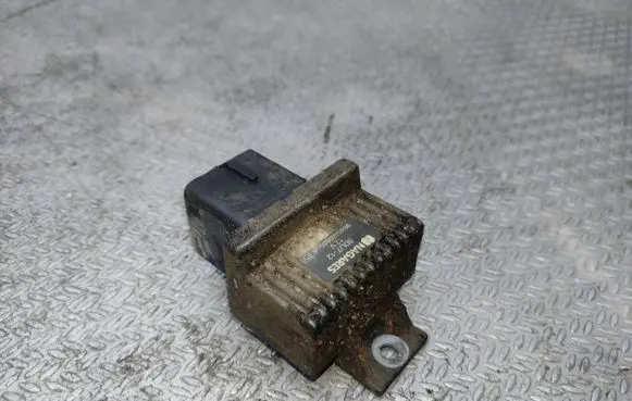 Renault Laguna III Glow plug pre-heat relay 96404696800