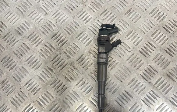 BMW 7 E65 E66 Fuel injector 0445110 7789661