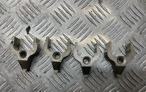 BMW 5 F10 F11 Fuel Injector clamp holder 