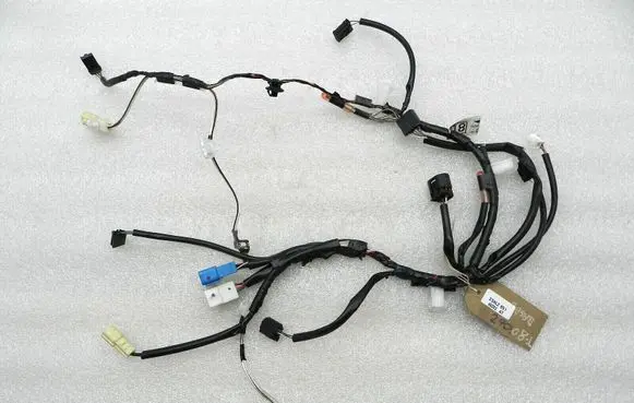 Toyota Avensis T270 Other wiring loom 8218505180