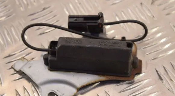 Lexus LS 460 - 600H Tire pressure sensor 8976650010