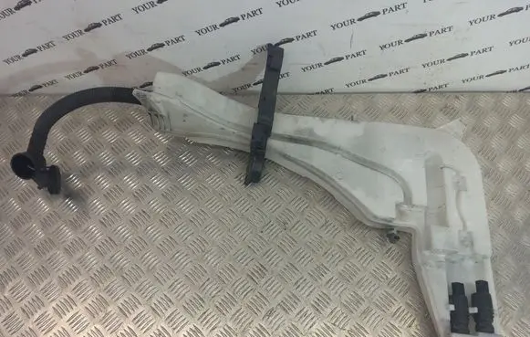 BMW X3 E83 Windshield washer fluid reservoir/tank 7213261