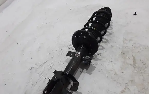 Dacia Duster Front shock absorber/damper 562106347R